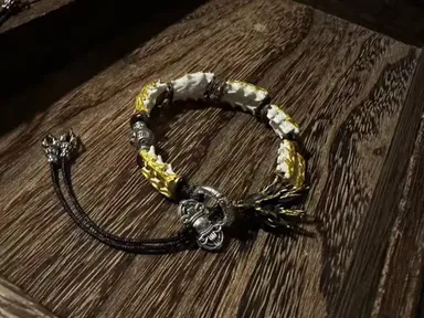 金鱗蛇骨手工作品